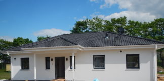 22.05. Hausaufbau Tag 27 – Baugerüst Danwood House Perfect 124