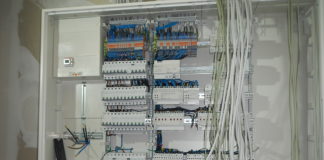 05.05. Hausaufbau Tag 10 – Spachteln und Kabel Kabel