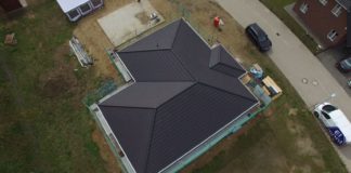 06.05. Hausaufbau Tag 11 – Dach fertig