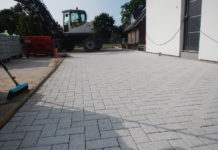 22.08. – Eingang und Pflasterarbeiten