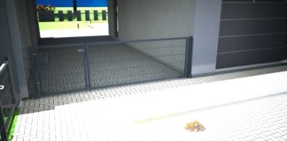Carport bekommt Tor